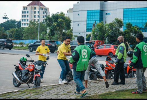Sambut 1 Tahun Yello Hotel Harbour Bay Batam Adakan Giat Baksos