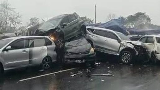 Kecelakaan Beruntun di Tol Cipularang, 1 Tewas 22 Cidera, 23 Mobil Rusak