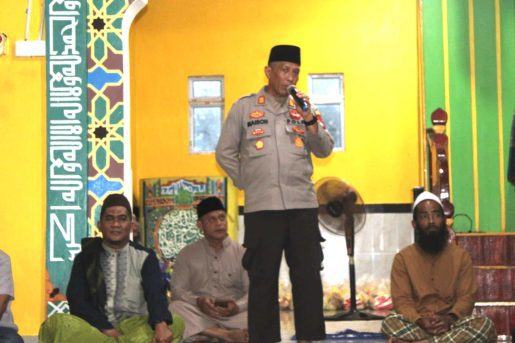 Safari Ramadhan: AKP Mayson Syafri dan Pemkab Lingga Salurkan Bansos untuk Lansia dan Anak Yatim.