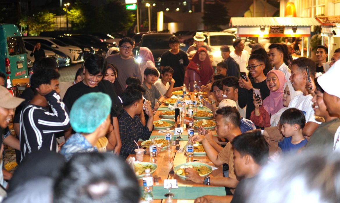 Pemuda Tanjung Riau Juarai Mukbang Challenge di Angkringan Teras Harris Batam Center