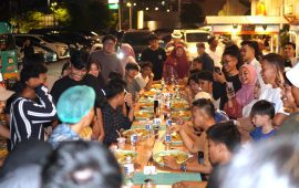 Pemuda Tanjung Riau Juarai Mukbang Challenge di Angkringan Teras Harris Batam Center