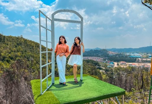 YELLO Hotel Harbour Bay Batam Hadirkan Pengalaman Menginap Plus Petualangan Alam di Puncak Beliung Batam