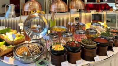 HARRIS Hotel Batam Center dan HARRIS Resort Waterfront Batam Hadirkan Kemeriahan Iftar 1447H: “Lentera Ramadan” dan “Teras Ramadan”