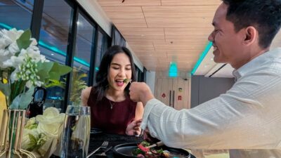 Rayakan Valentine dengan Makan Malam Romantis di Ketinggian Yello Hotel Harbour Bay Batam